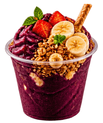 Copo de açaí com morango, banana, granola e castanhas